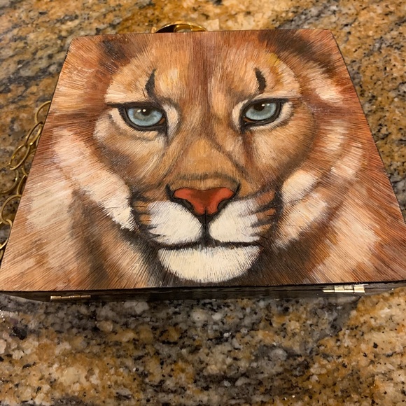 Handpainted bag by famous artist with fur inside - Picture 2 of 5